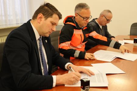 ODLOČEN PROTEST ZOPER NAPOVEDANO UKINITEV SLUŽBE NUJNE MEDICINSKE POMOČI NA OBMOČJU OBČINE KAMNIK IN OBČINE KOMENDA (3)